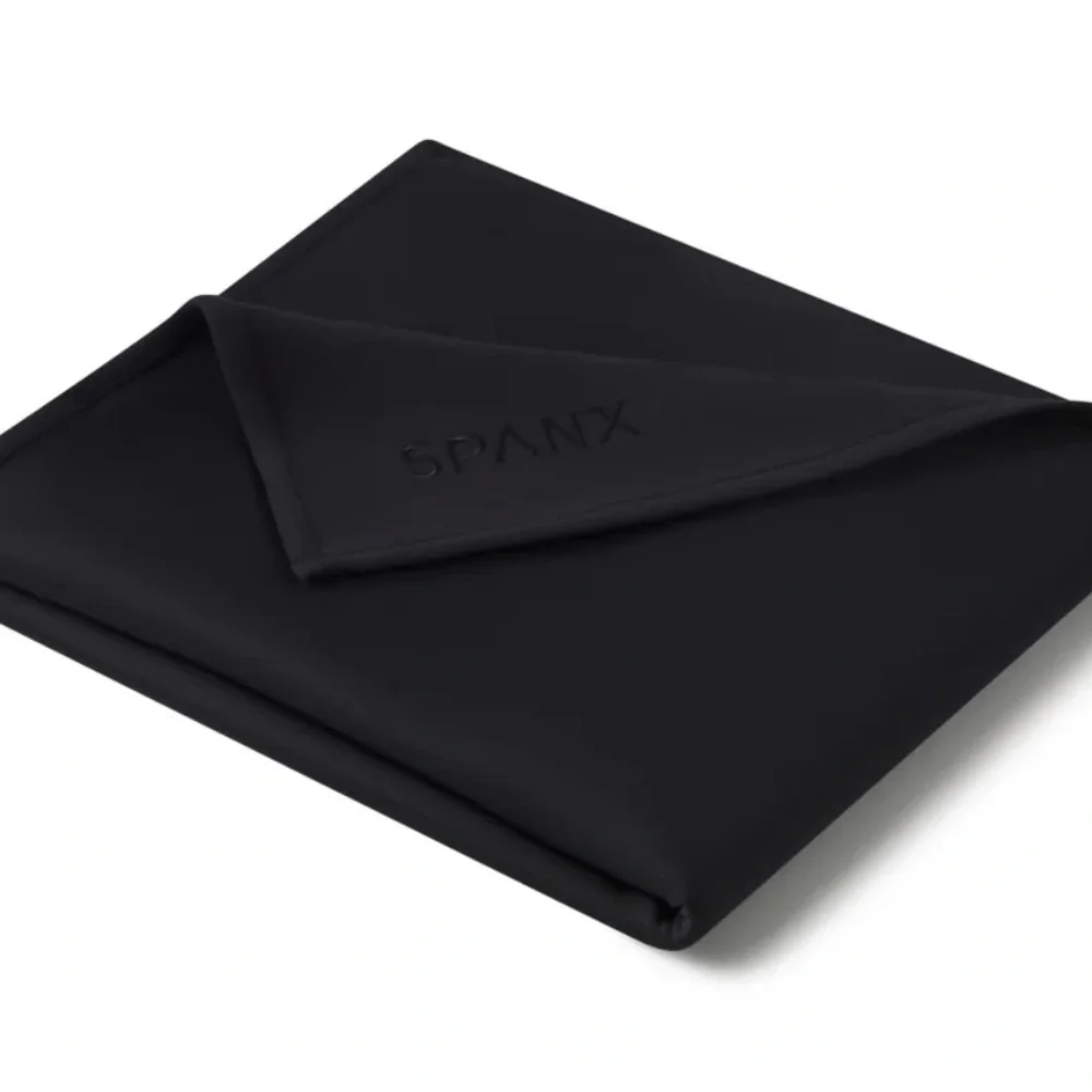 SPANX AirEssentials Blanket - Picture 2 of 4
